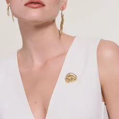 Artystyczny pin złote usta z kolekcji Body