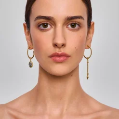 Asymetryczne, pozłacane kolczyki koła z kolekcji Semios