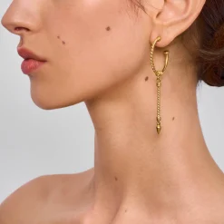 Asymetryczne, pozłacane kolczyki koła z kolekcji Semios