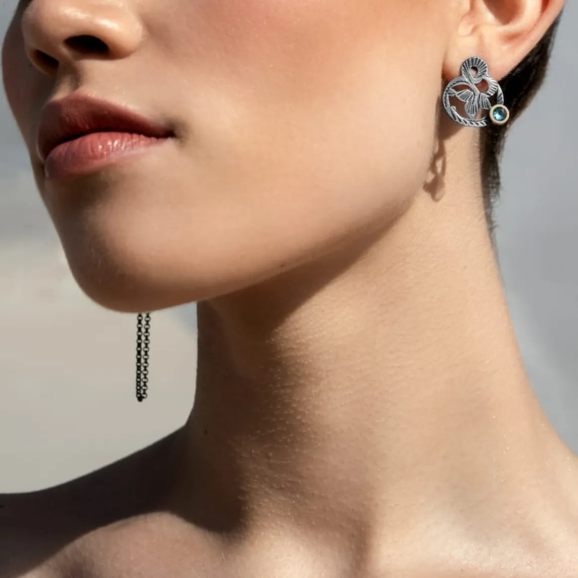 Asymetryczne, srebrne kolczyki z kolekcji Maroko