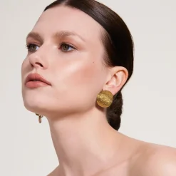 Asymetryczne, srebrno-złote kolczyki z kolekcji Rundo