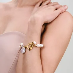 Bransoletka z nieregularnymi perłami z kolekcji Parer