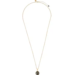 Długi, pozłacany naszyjnik z ozdobną zawieszką z kolekcji Minakari