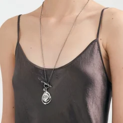 Długi, srebrny naszyjnik z meteorytem z kolekcji Meteoros