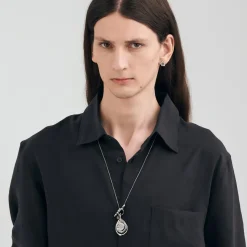 Długi, srebrny naszyjnik z meteorytem z kolekcji Meteoros