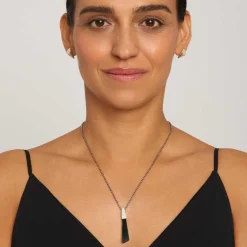 Długi, srebrny naszyjnik z jadeitem z kolekcji Guatemala