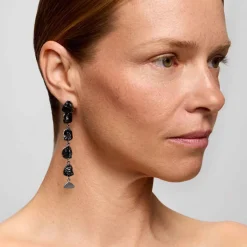 Długie kolczyki z czarnymi turmalinami z kolekcji Aurora