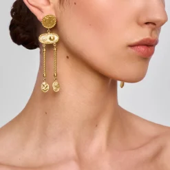 Długie kolczyki z fragmentami medalionów z kolekcji Semios