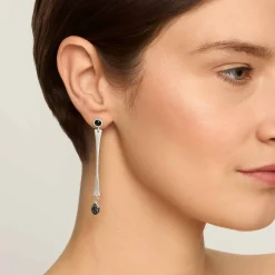 Długie, srebrne kolczyki z kolekcji Minakari