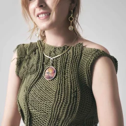 Długie, wiszące kolczyki koła z wygrawerowanym feniksem i piwonią z kolekcji Tattoo