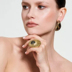 Duży, artystyczny pierścionek z syntetycznym kamieniem z kolekcji New Stone