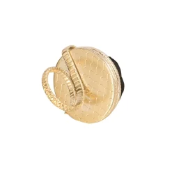 Duży pierścionek z rzeźbioną w drewnie różą z kolekcji Kembali