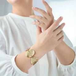 Elegancka, złota bransoletka z kolekcji Moon