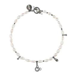 Elegancki naszyjnik z perłami i srebrnymi zawieszkami z kolekcji Soda