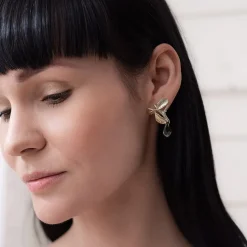 Kolczyk i nausznica z motywem roślin i kryształami z kolekcji Bery