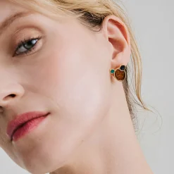 Kolczyk z owalnym bursztynem z kolekcji Baltica