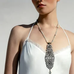 Krótki naszyjnik z akwamarynów z dużym wisiorem z kolekcji Maroko