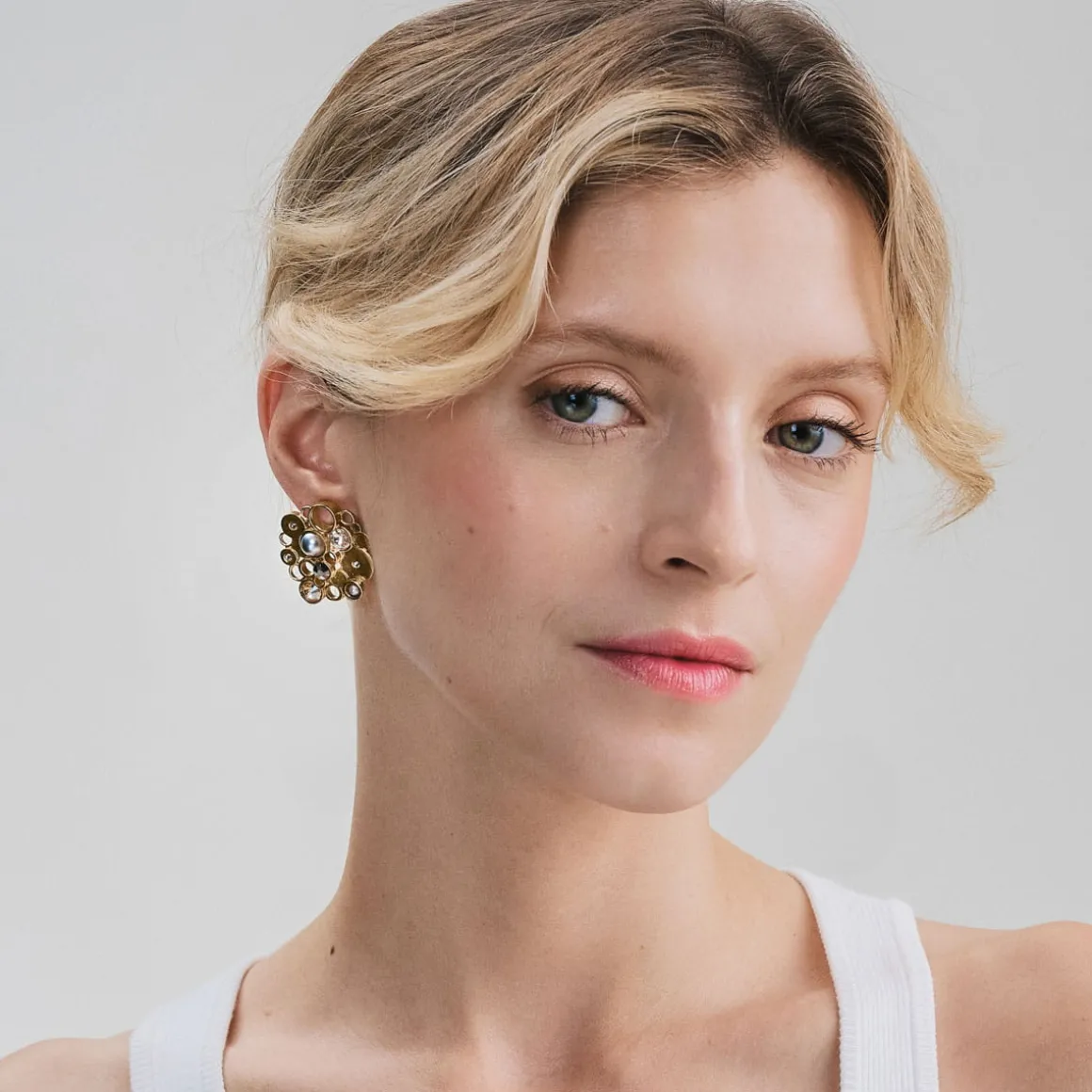 Okrągłe kolczyki z kryształami z kolekcji Soda