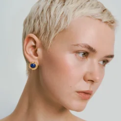 Oryginalne, pozłacane kolczyki na sztyft z lapis lazuli z kolekcji Orini