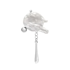 Pin z perłą i srebrną kroplą z kolekcji Perle