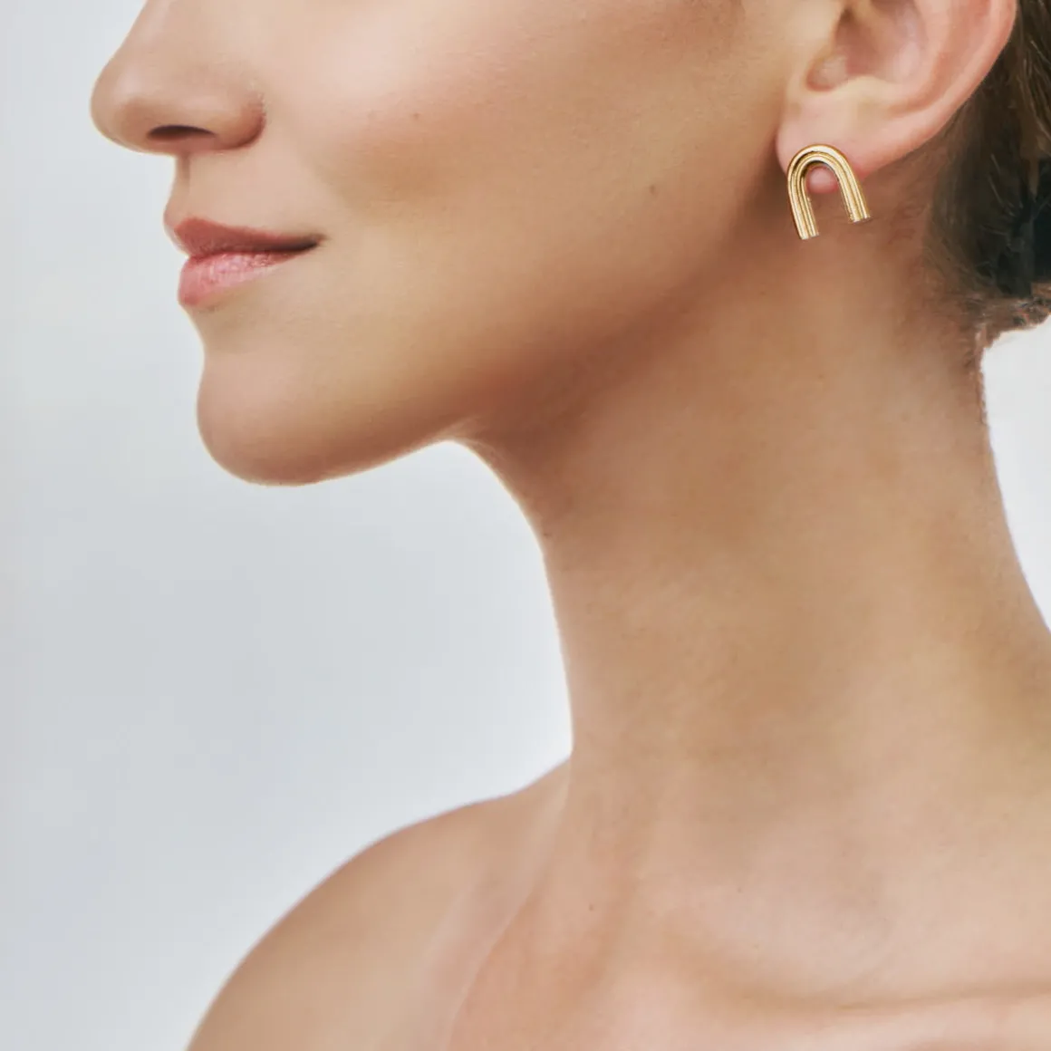 Pozłacane kolczyki - podkowy z kolekcji Holos