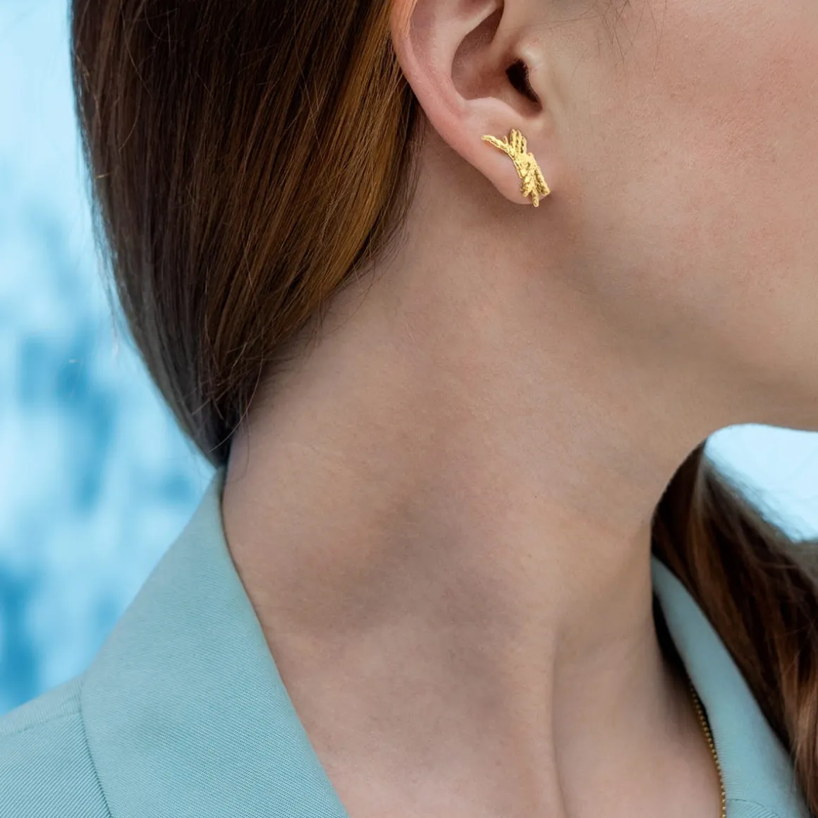 Pozłacane kolczyki gałązki na sztyft z kolekcji Thuja