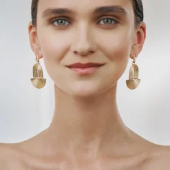 Pozłacane kolczyki na sztyft z kolekcji Holos