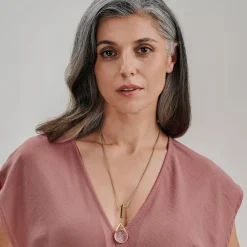 Pozłacany naszyjnik z okrągłym kryształem z kolekcji Julia