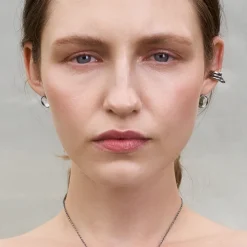 Srebrna nausznica z kolekcji Prato