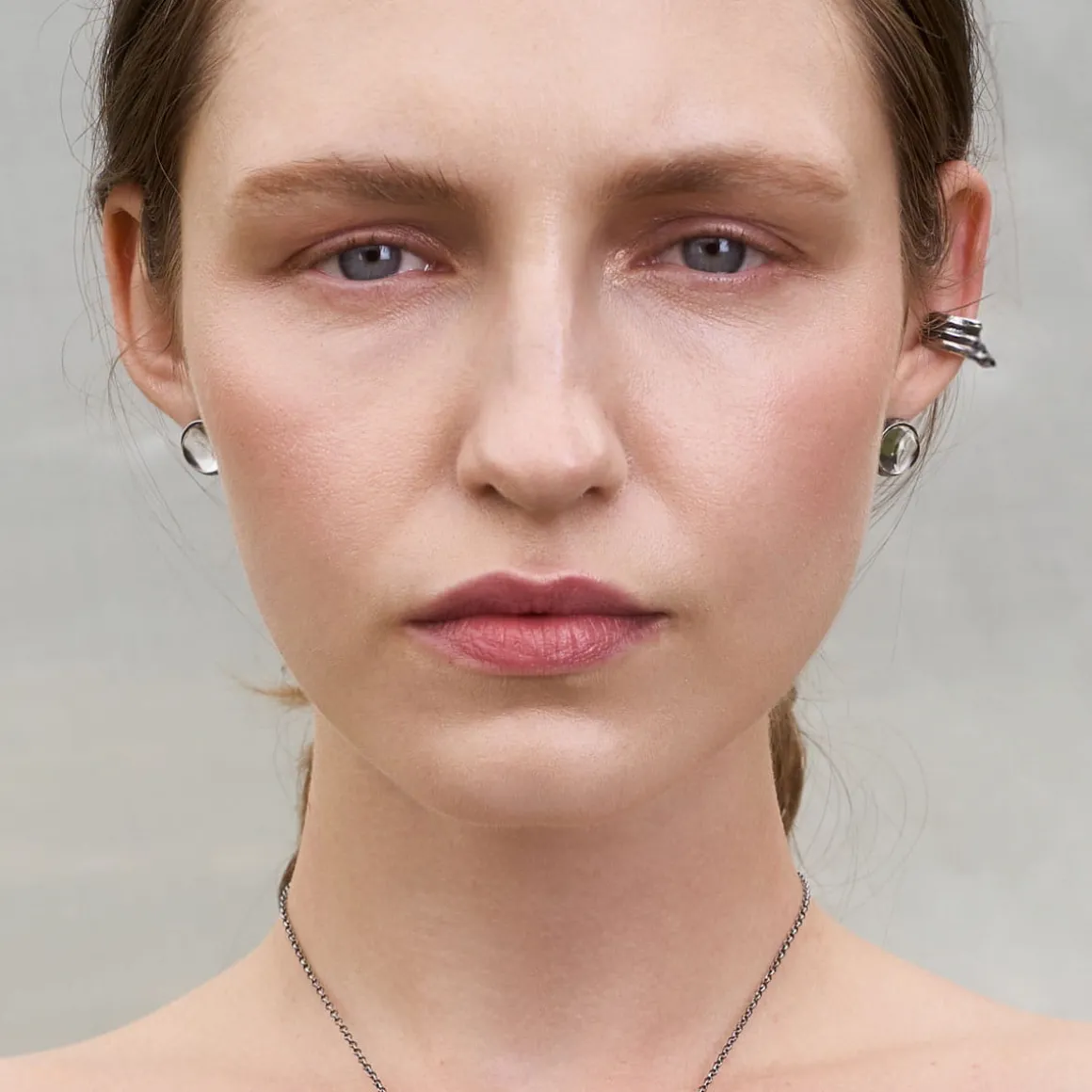 Srebrna nausznica z kolekcji Prato