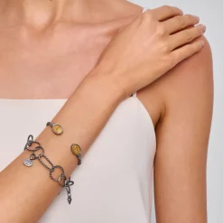 Srebrna, sztywna bransoletka z Koziorożcem z kolekcji Semios