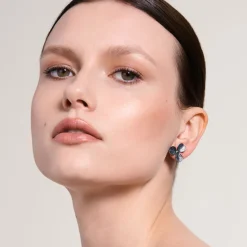 Srebrne kolczyki z koniczynami na sztyfcie z kolekcji Bery