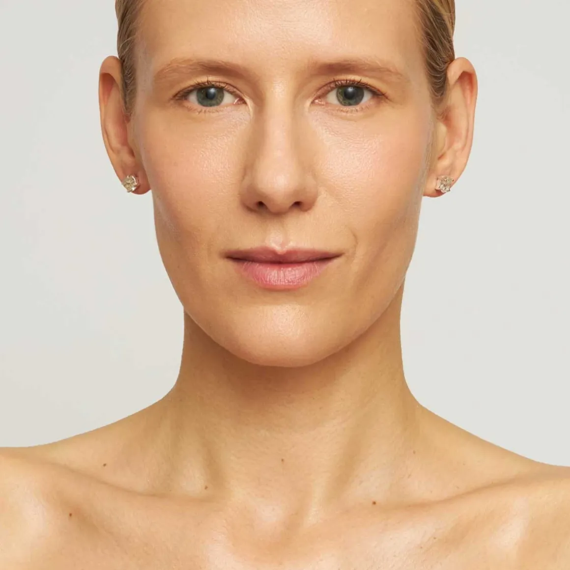 Srebrne kolczyki z kryształem górskim z kolekcji Aurora