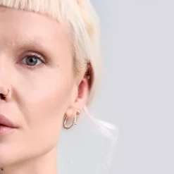 Srebrne, okrągłe kolczyki na sztyft z kolekcji New Stone