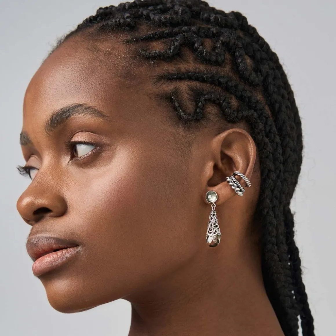 Srebrne, wiszące kolczyki na sztyfcie z ametystami z kolekcji Duo