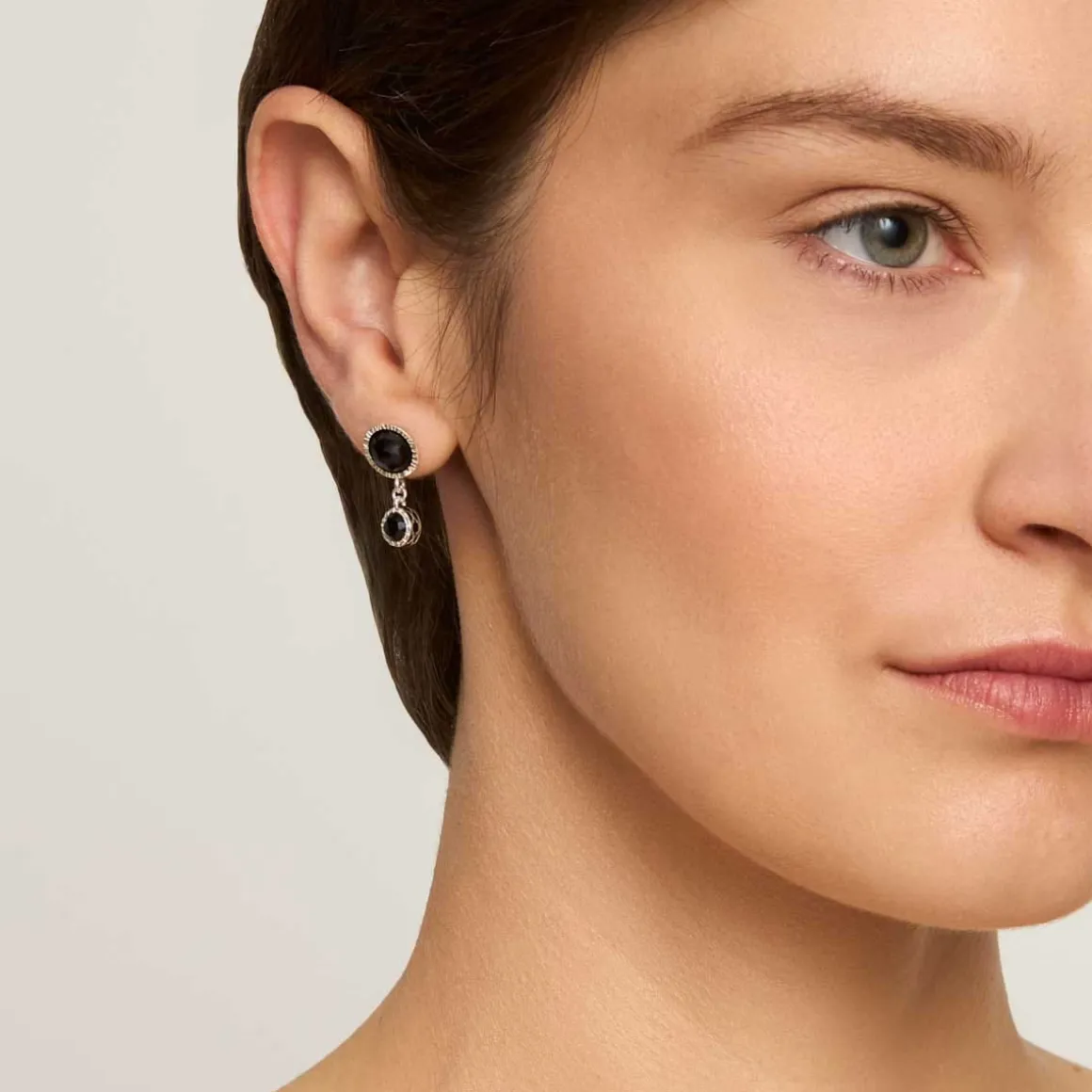 Srebrne, wiszące kolczyki z kolekcji Minakari