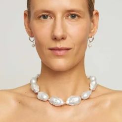 Srebrny naszyjnik z okazałych nieregularnych pereł z kolekcji Perle