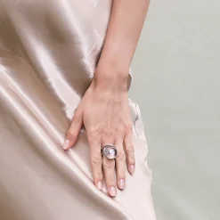 Srebrny pierścionek z dużym kryształem górskim z kolekcji Prato