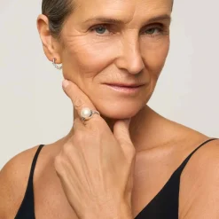 Srebrny pierścionek z perłą z kolekcji Perle