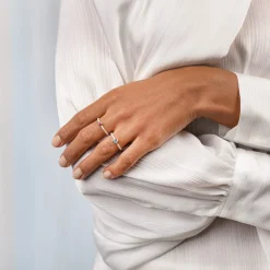 Srebrny pierścionek z rubinem z kolekcji Verum