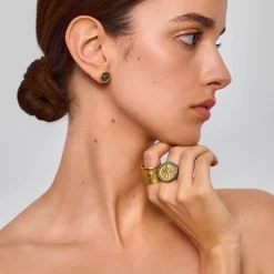 Srebrny sygnet z ozdobnym medalionem z kolekcji Semios