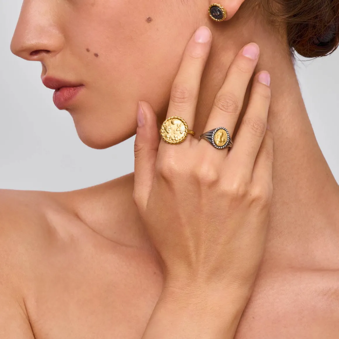 Sygnet z Koziorożcem z kolekcji Semios