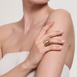 Szeroki, pozłacany pierścionek z kolekcji New Stone