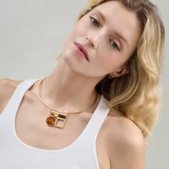 Sztywna, pozłacana kolia z bursztynami z kolekcji Baltica