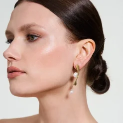 Wiszące asymetryczne kolczyki z perłami z kolekcji Parer