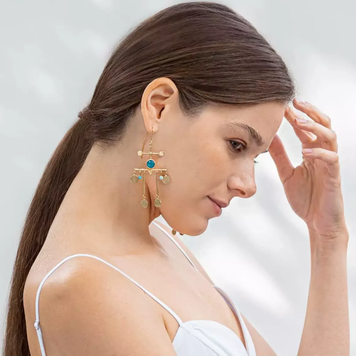 Złote kolczyki z kolorowymi kamieniami naturalnymi z kolekcji Gelato