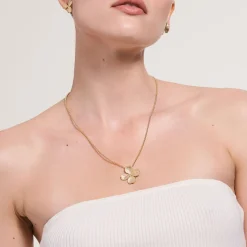 Złoty naszyjnik z czterolistną koniczyną z kolekcji Bery