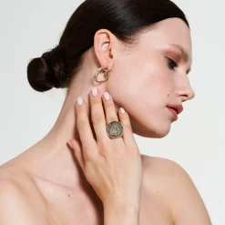 Złoty pierścionek z kolekcji New Stone