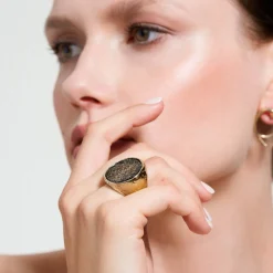 Złoty pierścionek z kolekcji New Stone